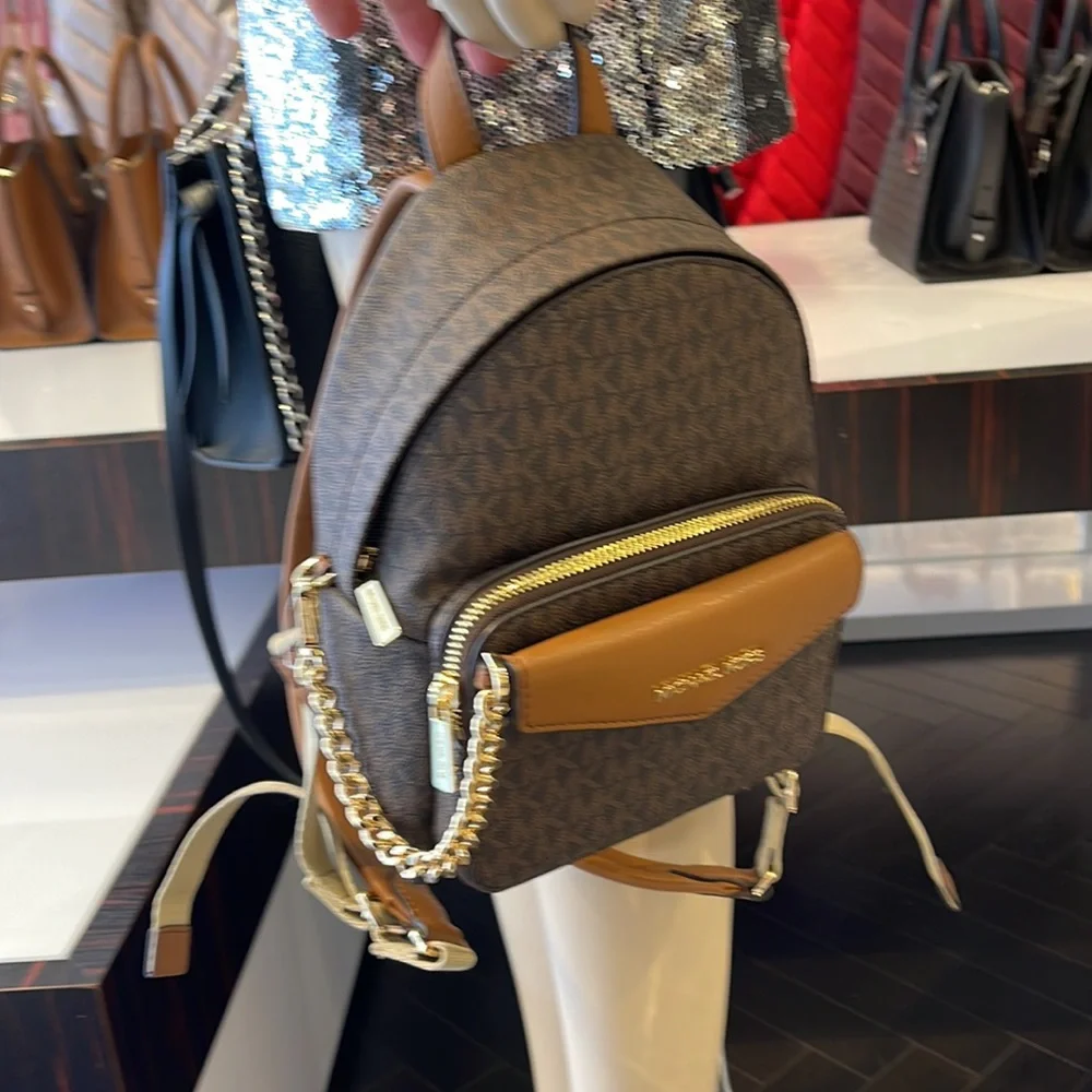 MICHAEL KORS
Maisie Extra-Small Logo 2-in-1 Backpack
Brown 
NWT - Picture 16 of 16